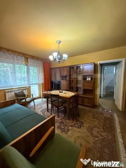 Apartament cu 3 camere semidecomandat în Est
