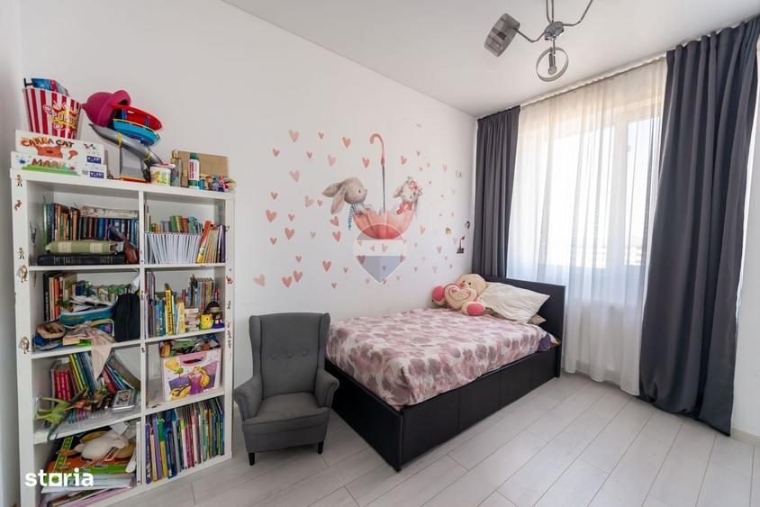 Apartament cu 3 camere semidecomandat în Militari
