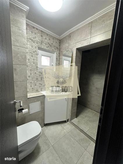 Apartament cu 4 camere decomandat în Central
