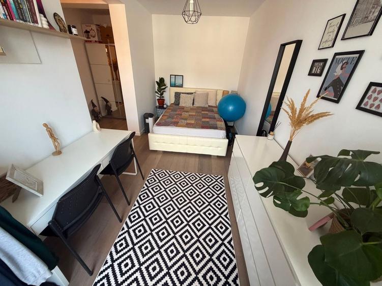 Apartament cu 3 camere decomandat, mobilat în Central