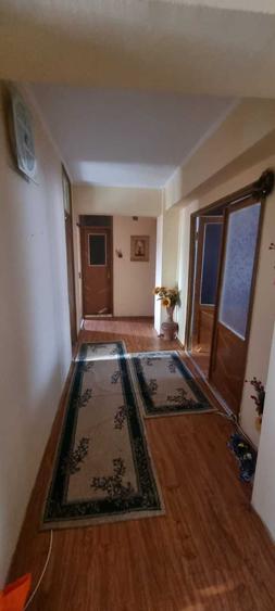 Apartament cu 4 camere decomandat, mobilat în Central