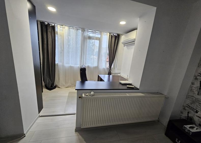 Apartament cu 3 camere decomandat, mobilat în Decebal