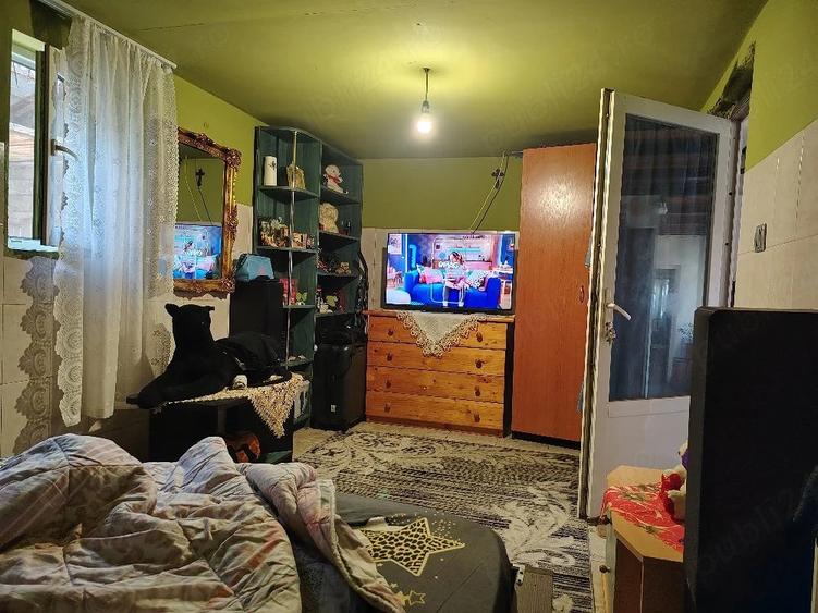 Casă cu Teren 1543 Mp în Șipet