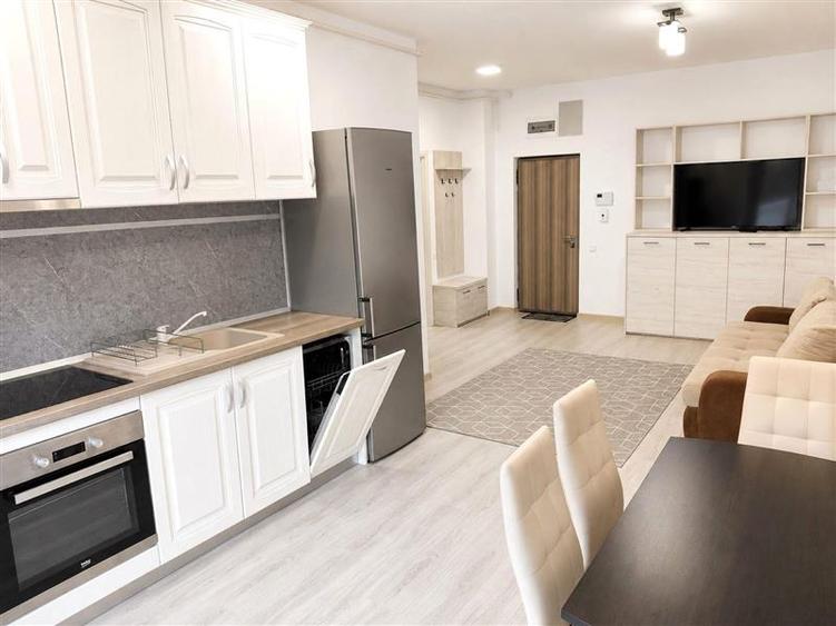 Apartament cu 2 camere decomandat, mobilat în Ultracentral