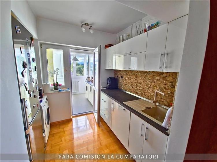 Apartament cu 3 camere decomandat, mobilat în 1 Mai