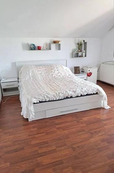 Casă cu 4 camere cu Teren 1300 Mp în Săndulești