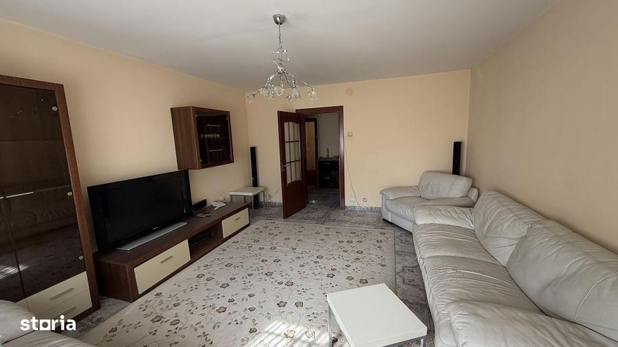 Apartament cu 4 camere în Calea Călărașilor