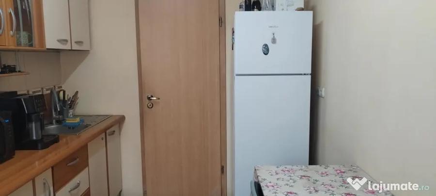Apartament cu 3 camere nedecomandat în Central