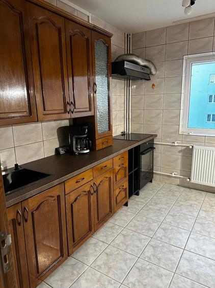 Apartament cu 3 camere decomandat în Nerva Traian