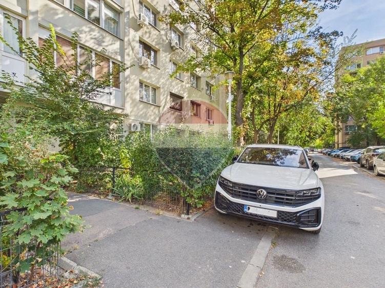 Apartament cu 2 camere semidecomandat, mobilat în Grivița