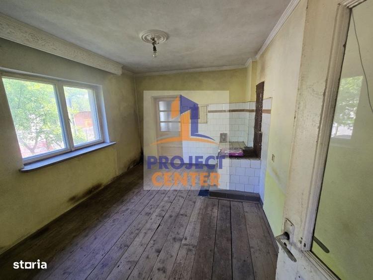 Casă cu 4 camere cu Teren 1416 Mp în Leordeni