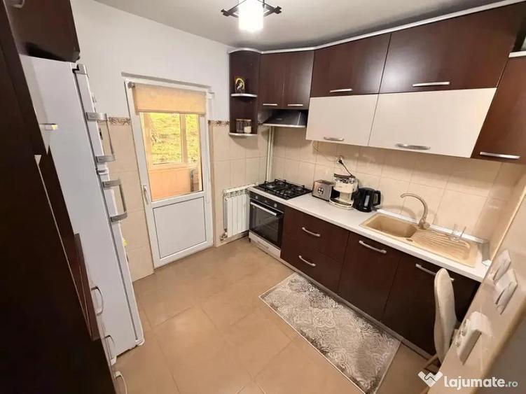 Apartament cu 3 camere decomandat în Obcini