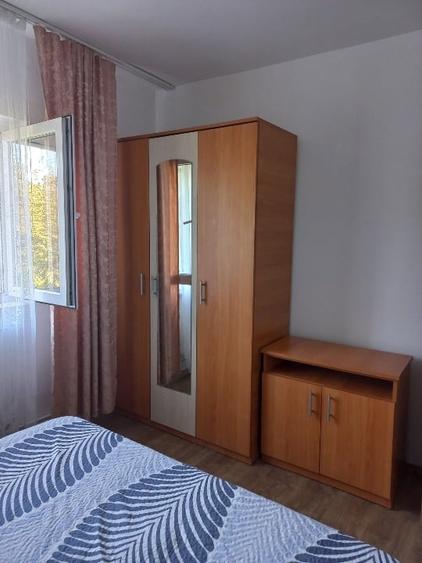 Apartament cu 2 camere semidecomandat, mobilat în Lipovei