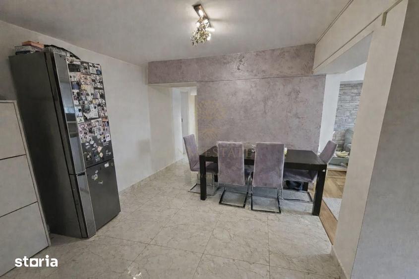 Apartament cu 3 camere decomandat în Decebal