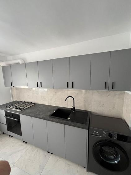 Apartament cu 3 camere decomandat în Micro 11