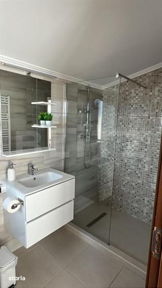 Casă cu 10 camere cu Teren 3462 Mp în Mărișel