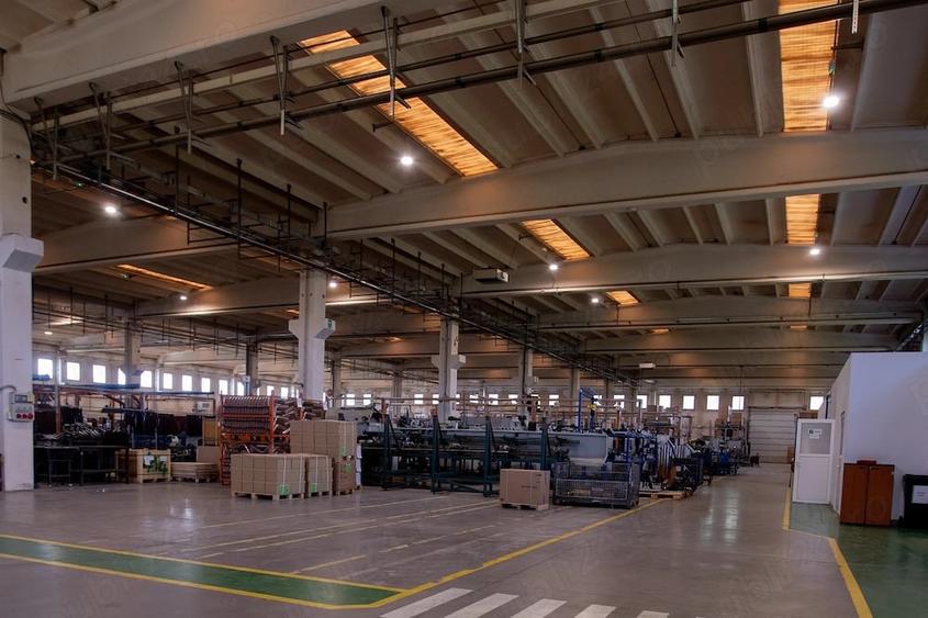 Spațiu comercial, de 5,100 mp, în Central