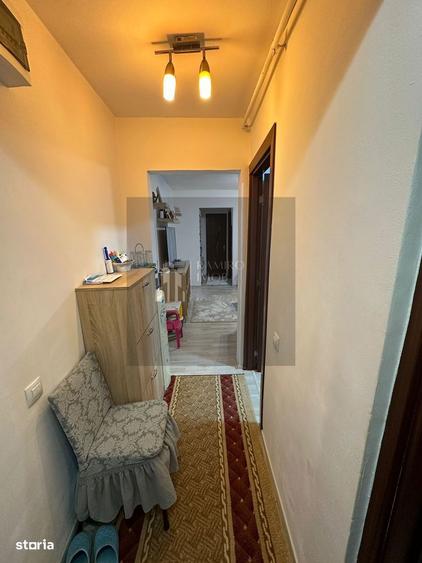 Apartament cu 3 camere semidecomandat în Giurgiului