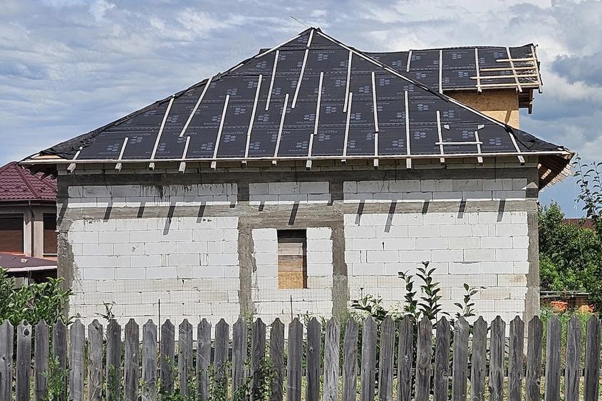 Casă cu Teren 300 Mp în Central