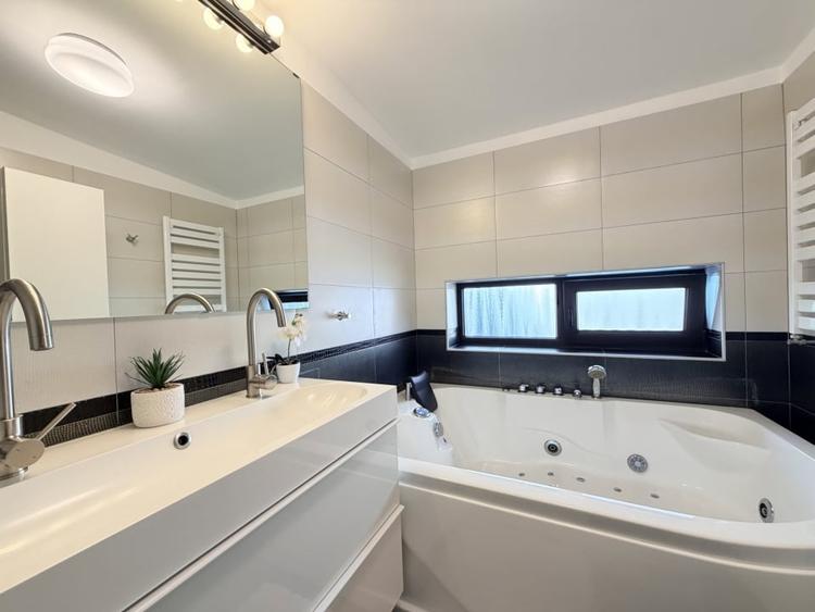 Duplex cu 4 camere cu Canalizare în Dumbrăvița