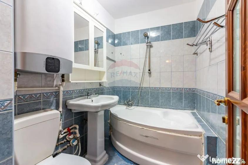 Apartament cu 3 camere decomandat în Obor