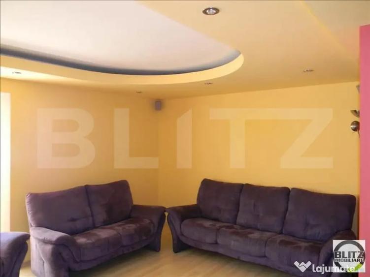 Apartament cu 3 camere semidecomandat în Plopilor