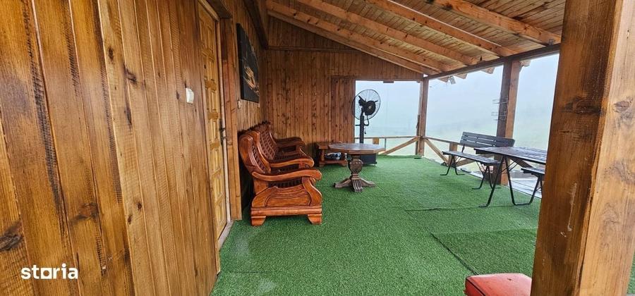 Casă cu 4 camere semidecomandat în Zece Hotare