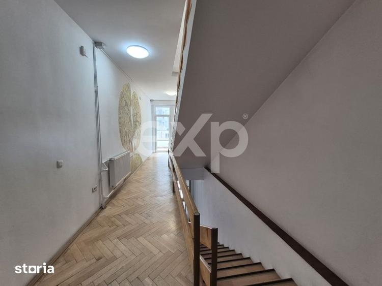 Casă cu 10 camere decomandat cu Teren 158 Mp în Floreasca