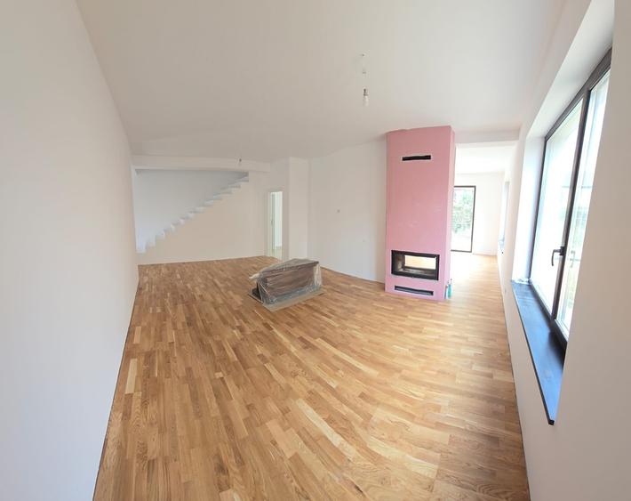 Casă cu 4 camere cu Teren 227 Mp în Central