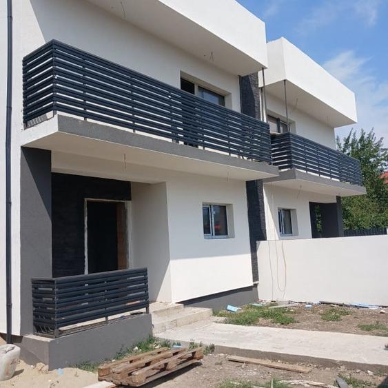 Duplex cu 5 camere cu Teren 225 Mp în Odăi