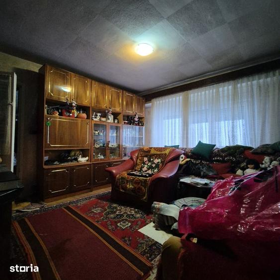 Apartament cu 2 camere decomandat în Polivalentă