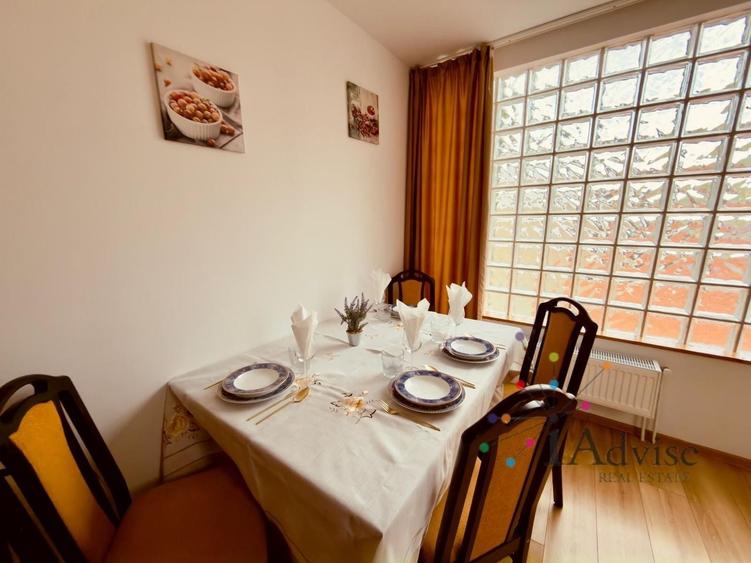 Apartament cu 4 camere semidecomandat în Schei