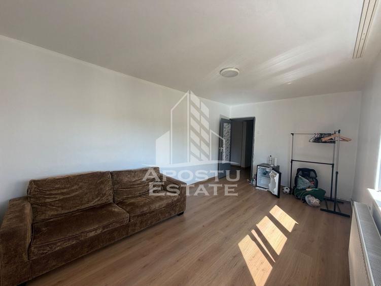 Apartament cu 2 camere semidecomandat, mobilat în Lipovei