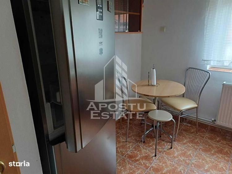 Apartament cu 2 camere semidecomandat, mobilat în Bălcescu