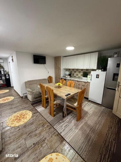 Casă cu 5 camere cu Teren 359 Mp în Sântandrei