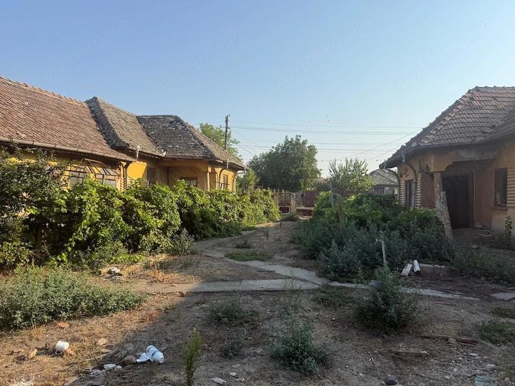 Teren de 2400 mp, în Central