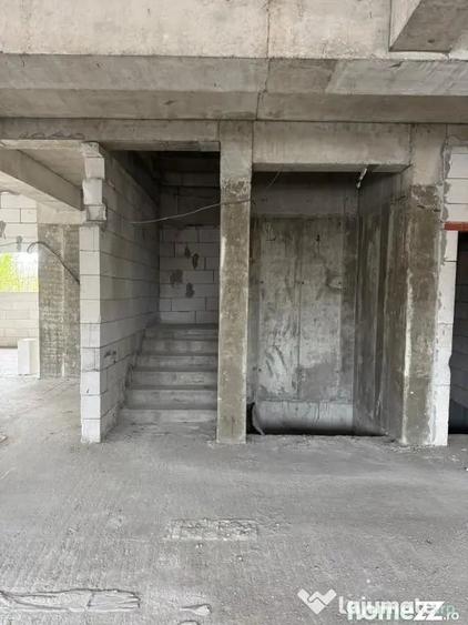 Apartament cu 3 camere decomandat în Abator