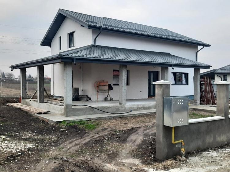 Casă individuală cu 5 camere cu Teren 550 Mp în Tărtășești