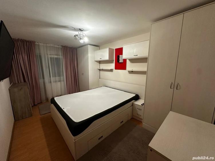 Inchiriez apartament 3 camere, Resita, Micro 3 - 3