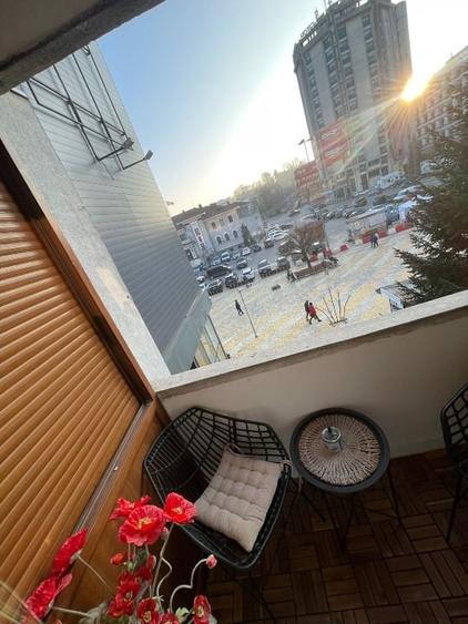 Apartament cu 2 camere semidecomandat, mobilat în Ultracentral