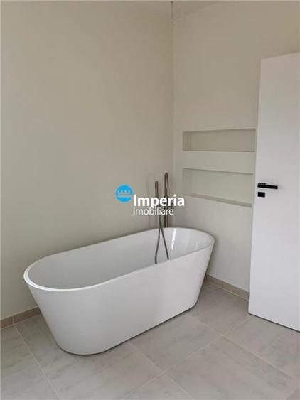 Casă individuală cu 5 camere cu Teren 500 Mp în Rediu