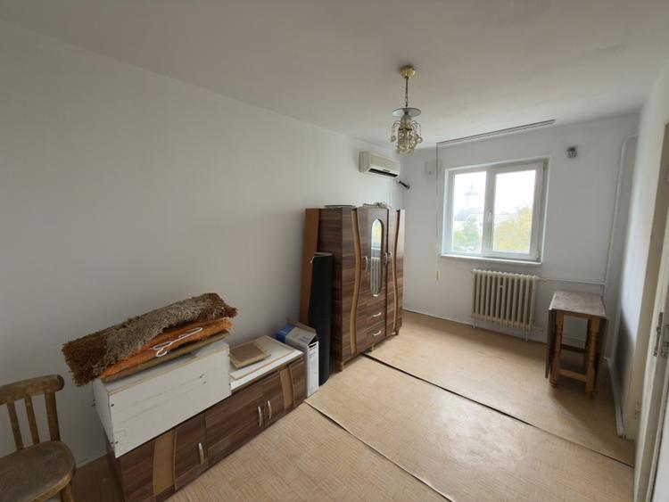 Apartament cu 2 camere semidecomandat în Vest