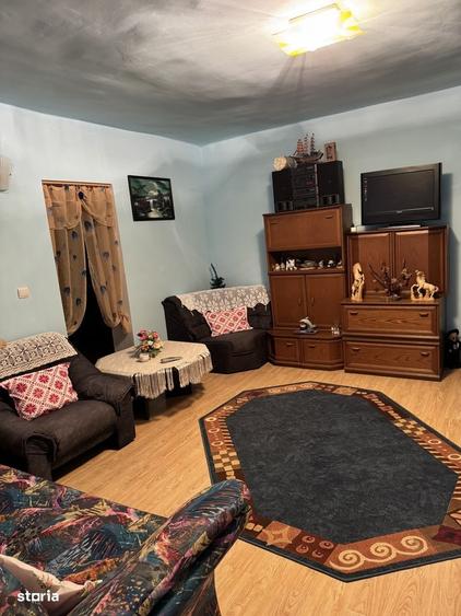 Casă cu 4 camere cu Teren 1752 Mp în Călățele