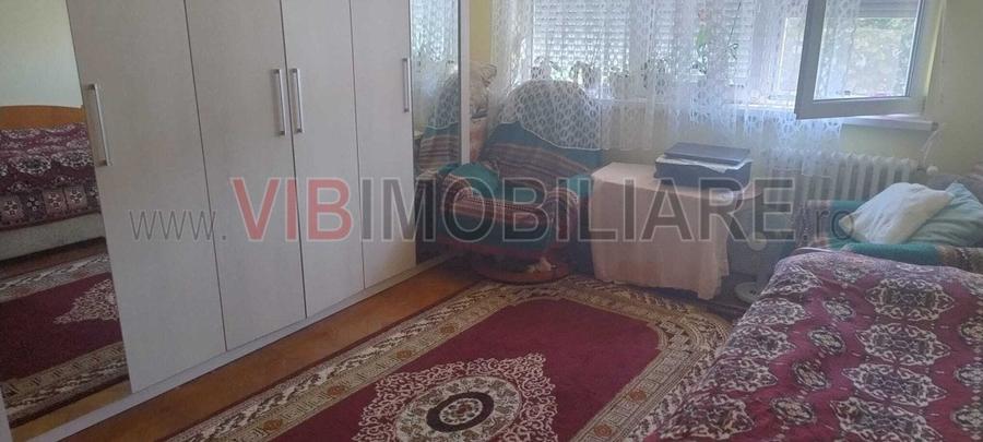 Apartament cu 4 camere semidecomandat în Dacia