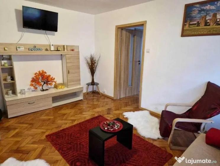Apartament cu 2 camere semidecomandat, mobilat în Centrul Civic