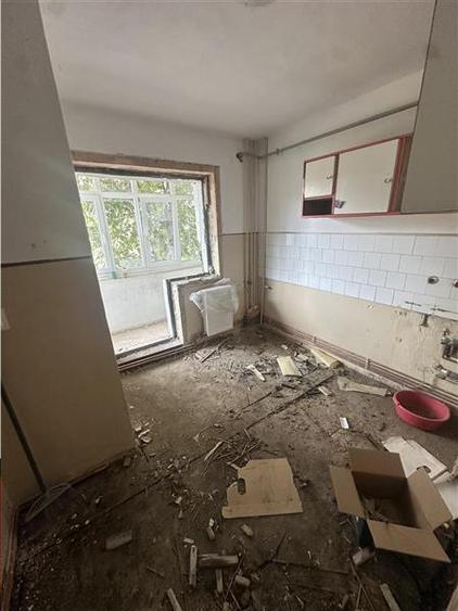 Decomandat la etajul 1 cu 2 balcoane, aproape de Mall - 11