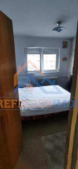 Apartament cu 2 camere semidecomandat, mobilat în Olteniței