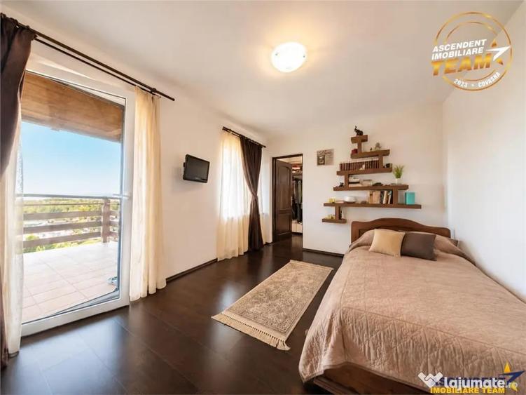 Casă cu 15 camere cu Teren 1398 Mp în Central
