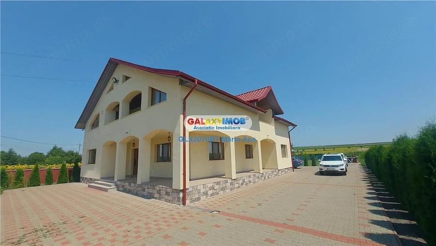 Casă cu Teren 10000 Mp în Central