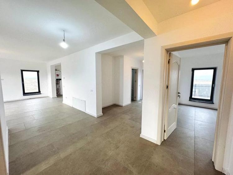 Casă cu 4 camere cu Teren 500 Mp în Central